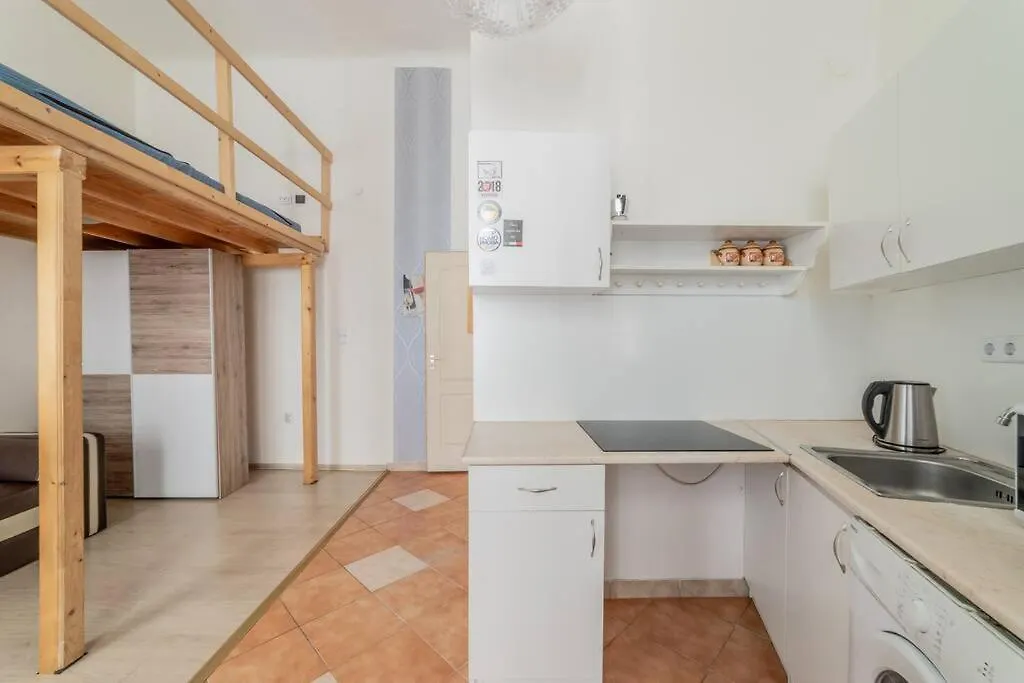 Erkelhouse #Petite 0*, Βουδαπέστη